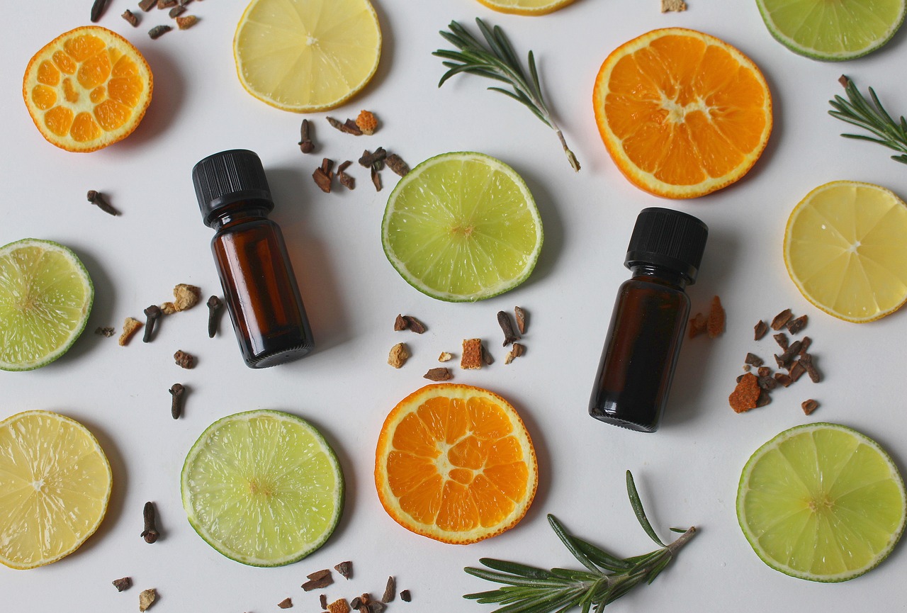 The Refreshing World of Organic Lemon Essential Oil